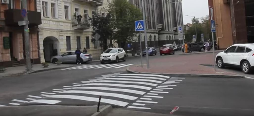 Поднятые пешеходные переходы: водителям и пешеходам приготовили сюрприз на дороге
