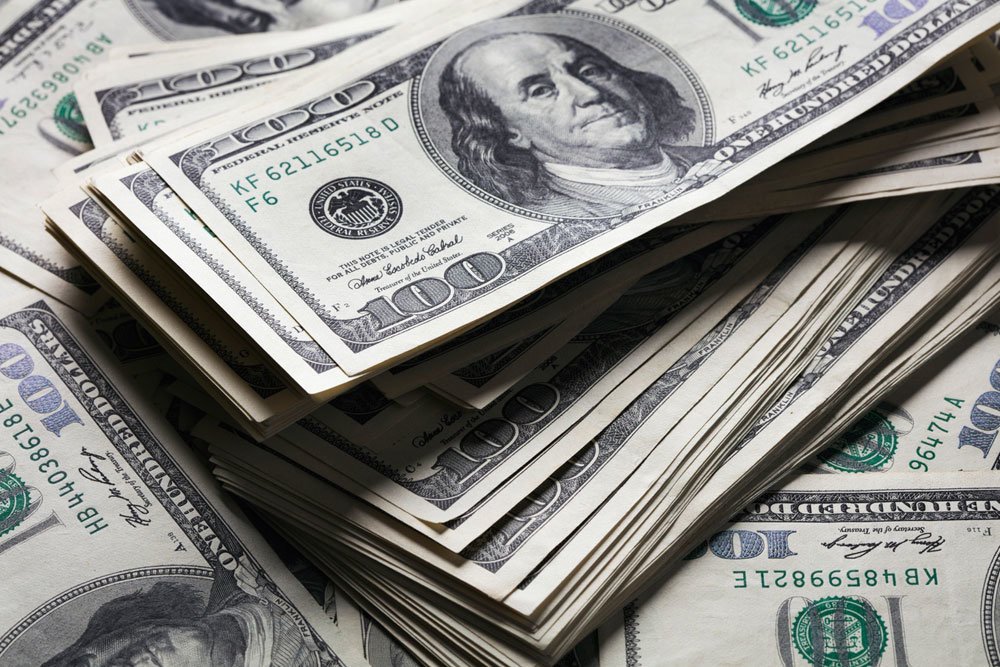 Доллар на межбанке продолжил рост