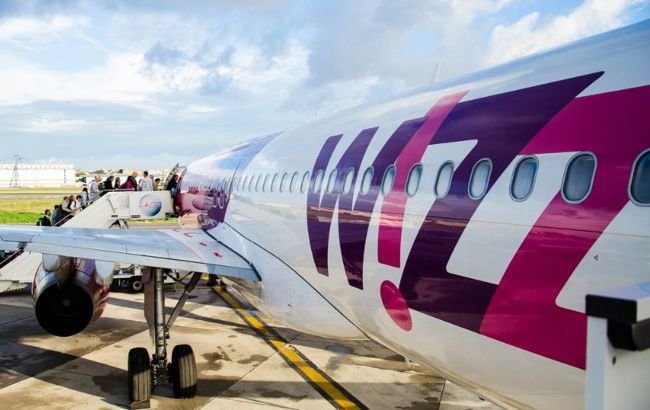 Лоукостер Wizz Air отменил более 20 рейсов из Украины