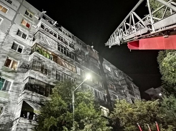 Пожар повредил семь квартир в многоэтажном доме Запорожья