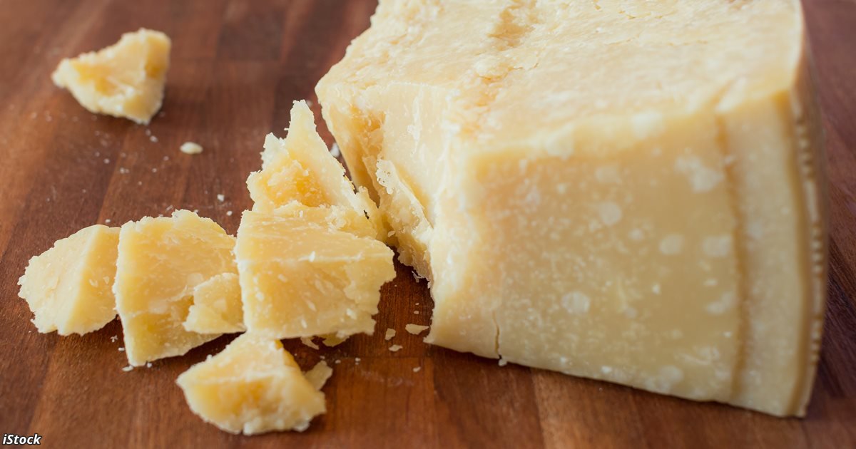 Почему пармезан называют одним из самых полезных сыров