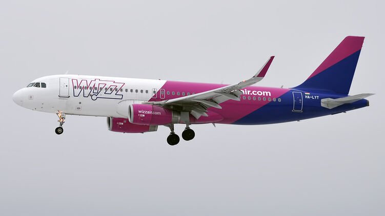 Wizz Air уже в ноябре отменит двадцать рейсов из Украины