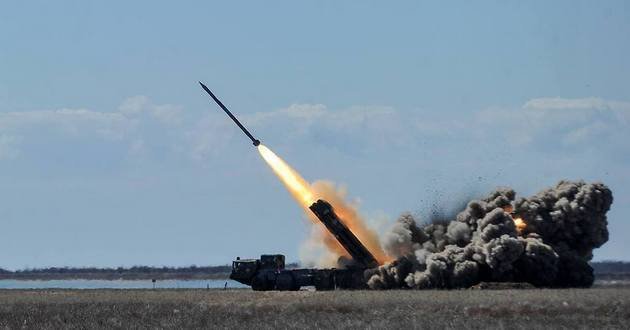 Блогер рассказал, как в Украине сворачивают программы перевооружения ВСУ