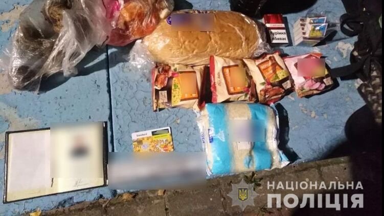 В Борисполе грабители "отжали" у прохожего хлеб, спички и мивину