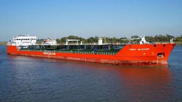 Боцман, матрос и практикант: в Азовском море взорвался танкер, ищут трех россиян