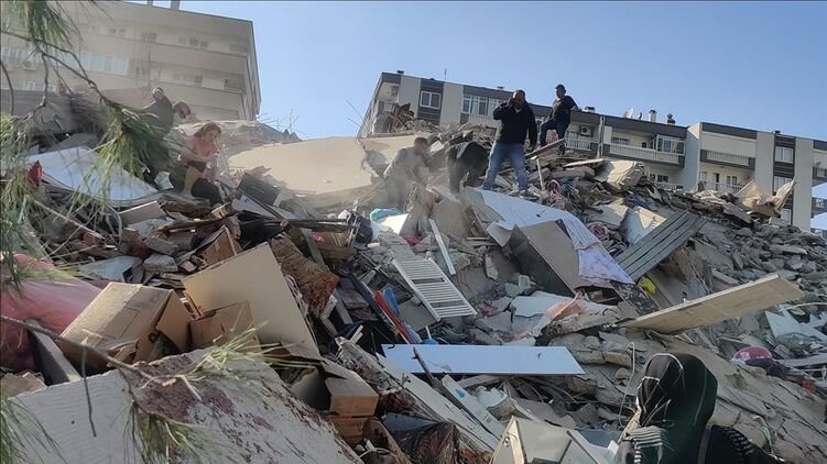 Масштабное землетрясение в Турции: не менее шести зданий разрушено