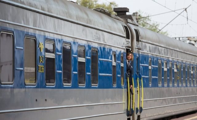 Уже с 1 ноября: Укрзализныця снижает стоимость билетов