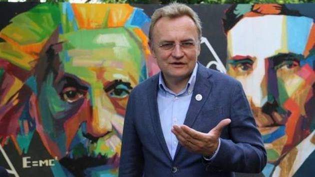 "И не мамкайте", - мэр Садовой открывает школы Львова