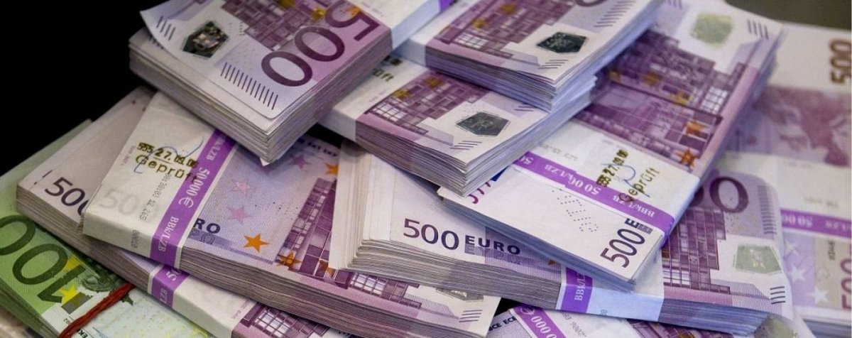 Швейцария собирается выплатить всем жителям страны по 7000 евро