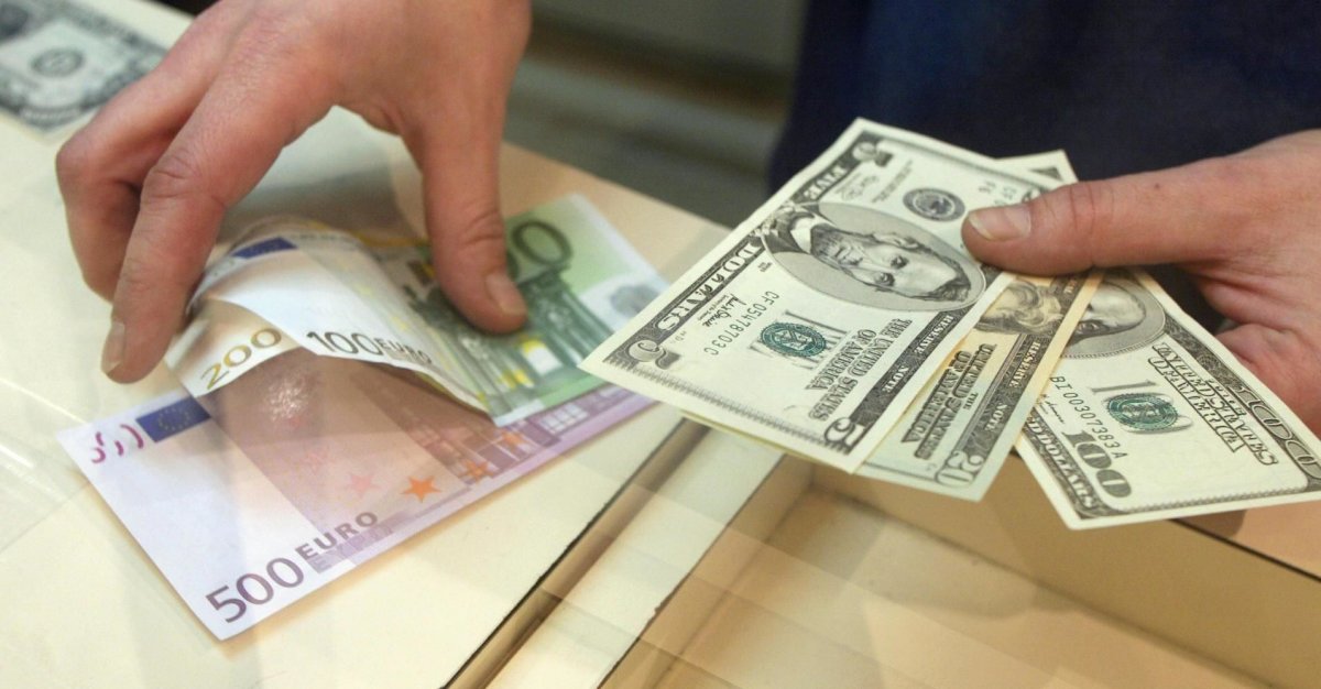 Доллар и евро в Украине: свежий курс валют после дня выборов