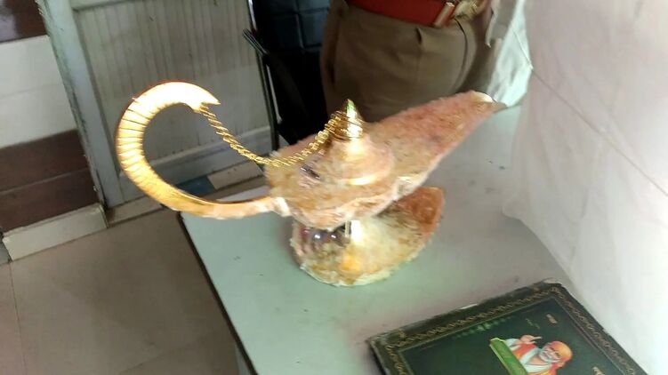 В Индии продали "лампу Аладдина" за $90 тысяч, но она оказалась не волшебной