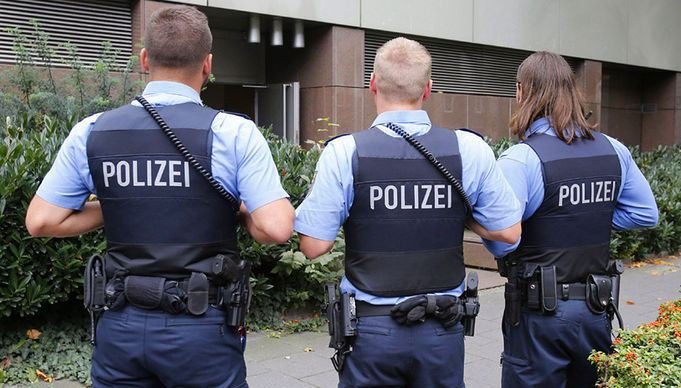 Серия вооруженных атак с подрывом в Вене: СМИ пишут о множестве жертвах