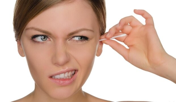 Как правильно и безопасно чистить уши: 7 советов