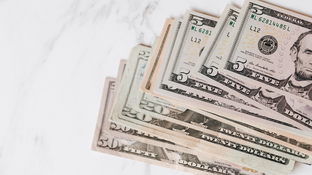 Доллар и евро в Украине: что происходит с курсом валют