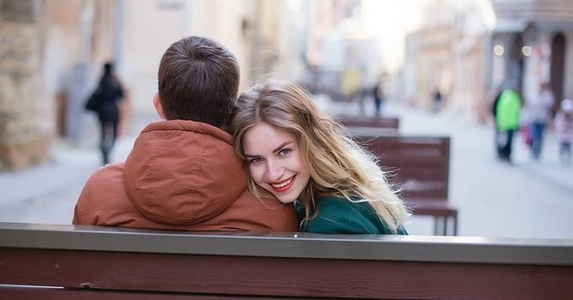 Как скоро семейные пары обретают счастье в браке: научное исследование