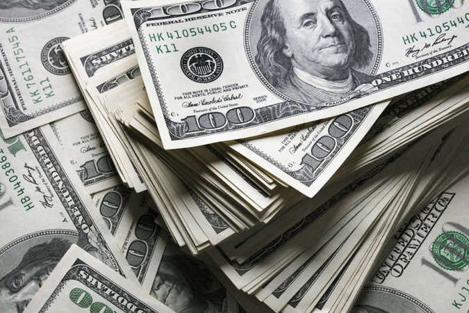 Доллар в Украине: курс американской валюты снизился