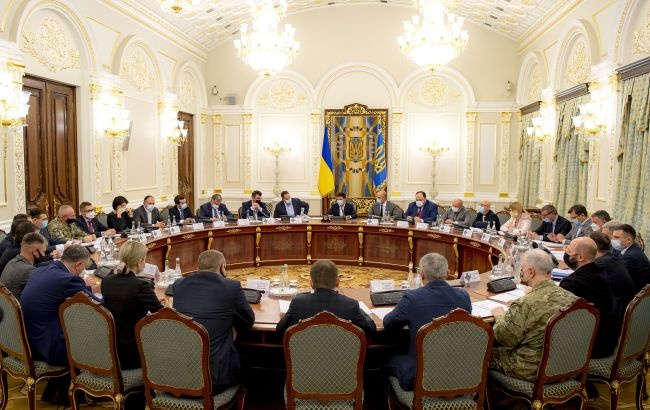 Рейтинг политиков: кому еще доверяют украинцы