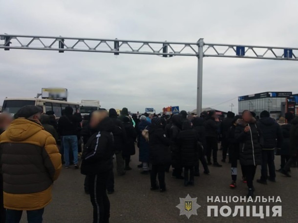 В Одессе протестующие предприниматели рынка "7-й километр" перекрыли дорогу