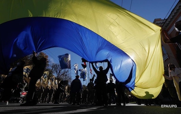 Украинцы стали богаче и счастливее - исследование