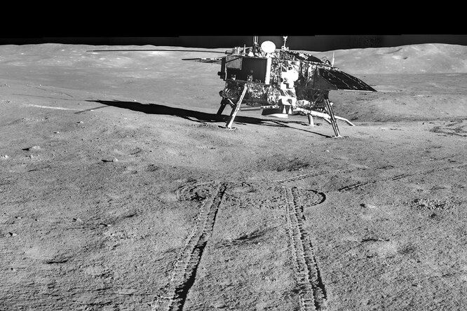 Китайский луноход прислал панорамное фото обратной стороны Луны