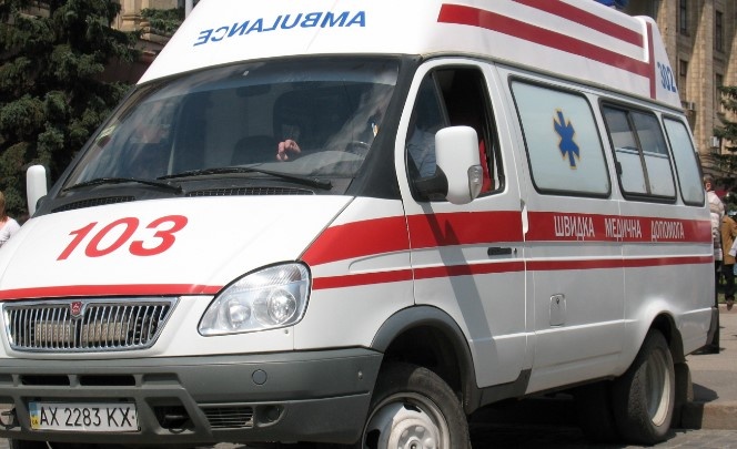 В Украине для больных коронавирусом внедряют новый способ вызова "скорой"