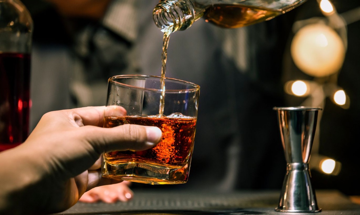 Нарколог рассказал, как алкоголь влияет на организм при коронавирусе