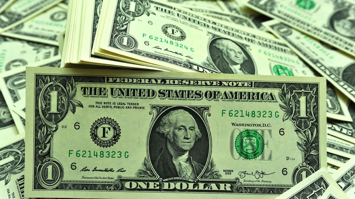 Доллар возобновил рост на межбанке