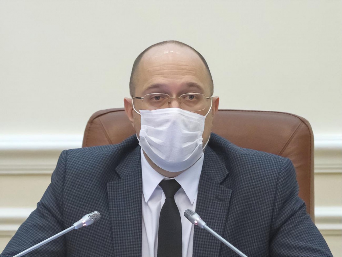 Шмыгаль заметил улучшение ситуации с коронавирусом в Украине