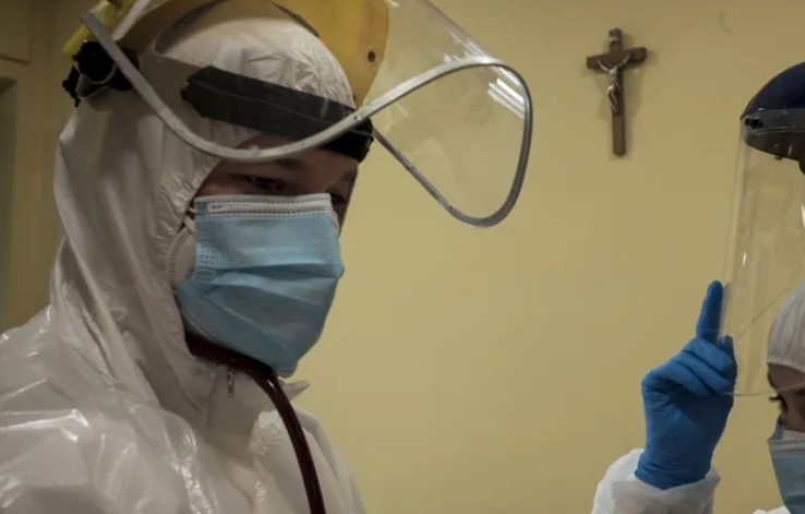 К. Сазонов: массовые увольнения врачей: кто будет лечить украинцев