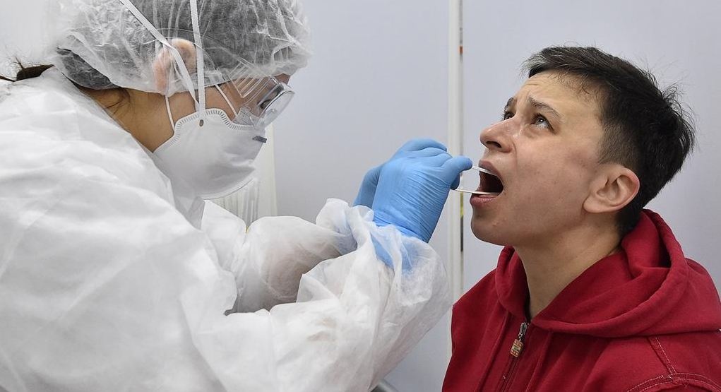 Шмыгаль объявил массовое тестирование на коронавирус: названы города