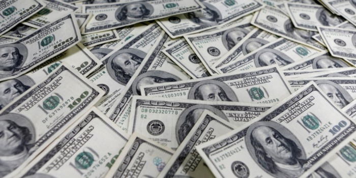 Доллар в Украине: курс американской валюты существенно просел
