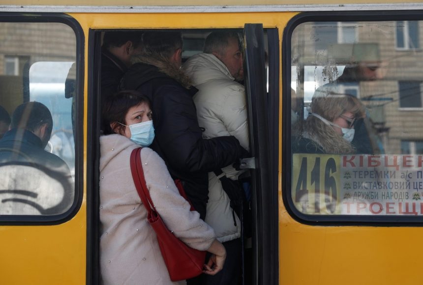В Украине не планируют останавливать транспорт во время январского локдауна