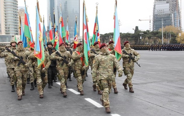 В Баку прошел парад в честь победы в Нагорном Карабахе