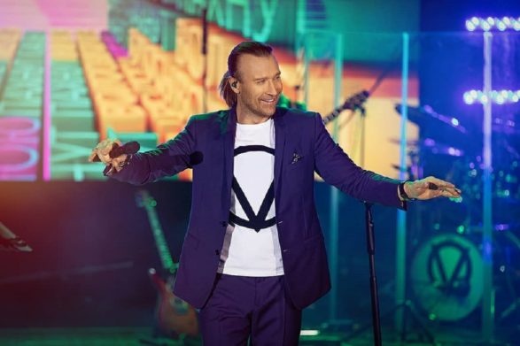 Олег Винник объявил о переносе концертов почти на год