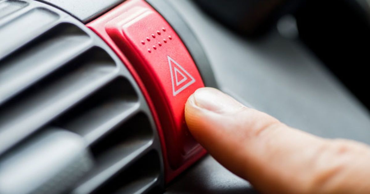 Аварийная сигнализация в автомобиле: когда ее можно включать