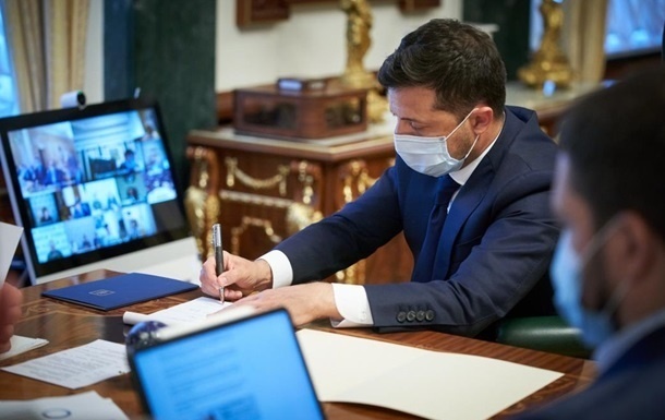 Зеленский подписал закон о соцзащите на период действия карантина