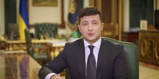 Зеленский "высказался" о президентстве Порошенко: слова пришлось запикать