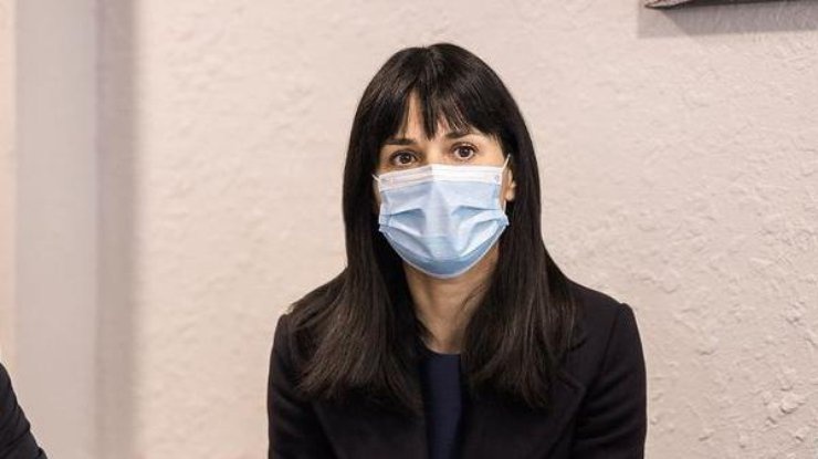 "Пытаюсь не сойти с ума": популярная ведущая заболела коронавирусом