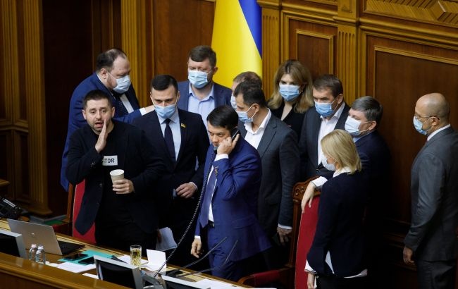 Рейтинг политсил: за какие партии украинцы готовы голосовать на выборах