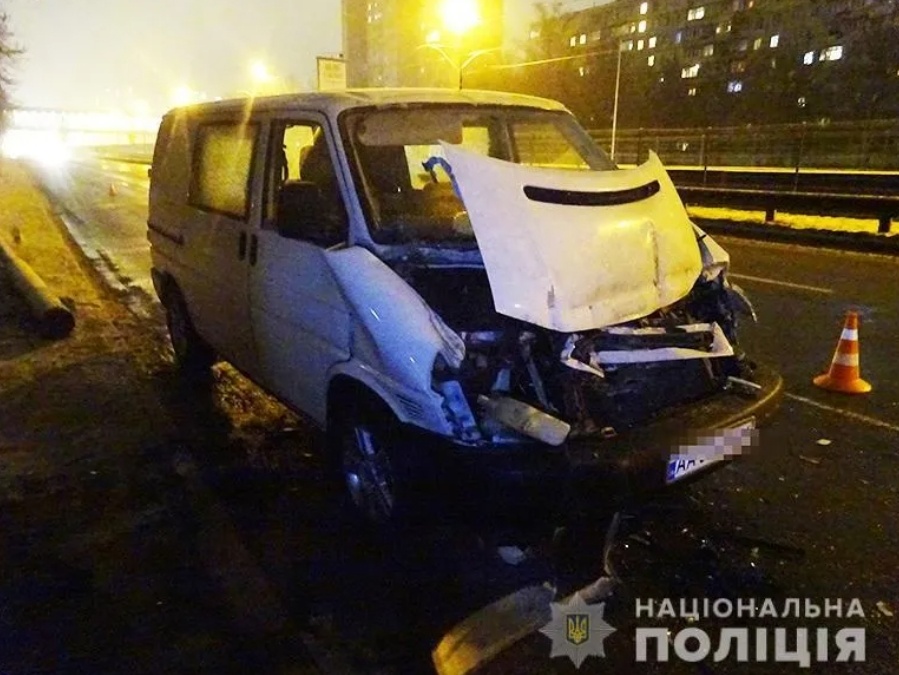 В Киеве охранник угнал авто со стоянки и попал в ДТП