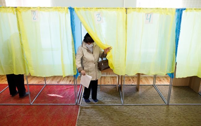 Социологи узнали, за какие партии готовы голосовать украинцы