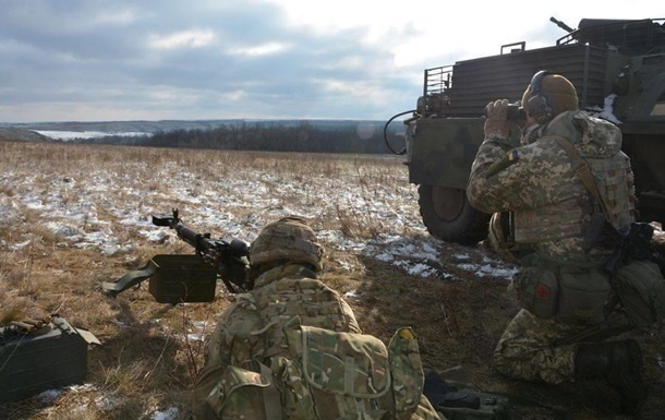 Сепаратисты на Донбассе трижды открывали огонь по позициям ВСУ