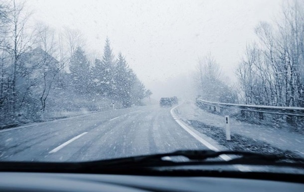 Снег, дождь и гололедица: синоптики предупредили водителей