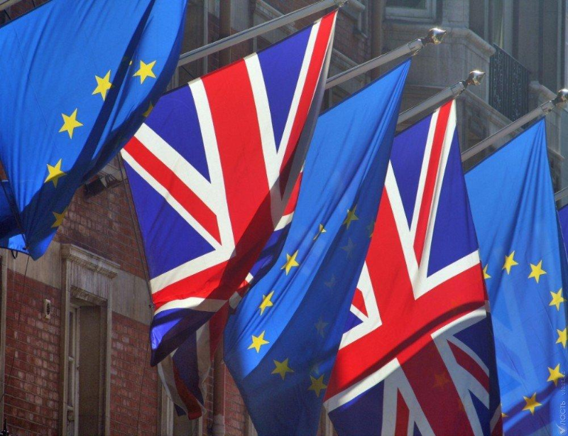 ЕС и Британия подписали сделку о Brexit: главные пункты торгового соглашения