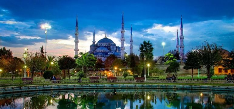 Турция закроет туристические места на Новый год