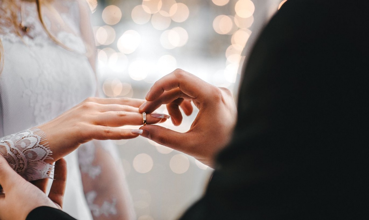 Астрологи назвали самые удачные даты свадеб в 2021 году