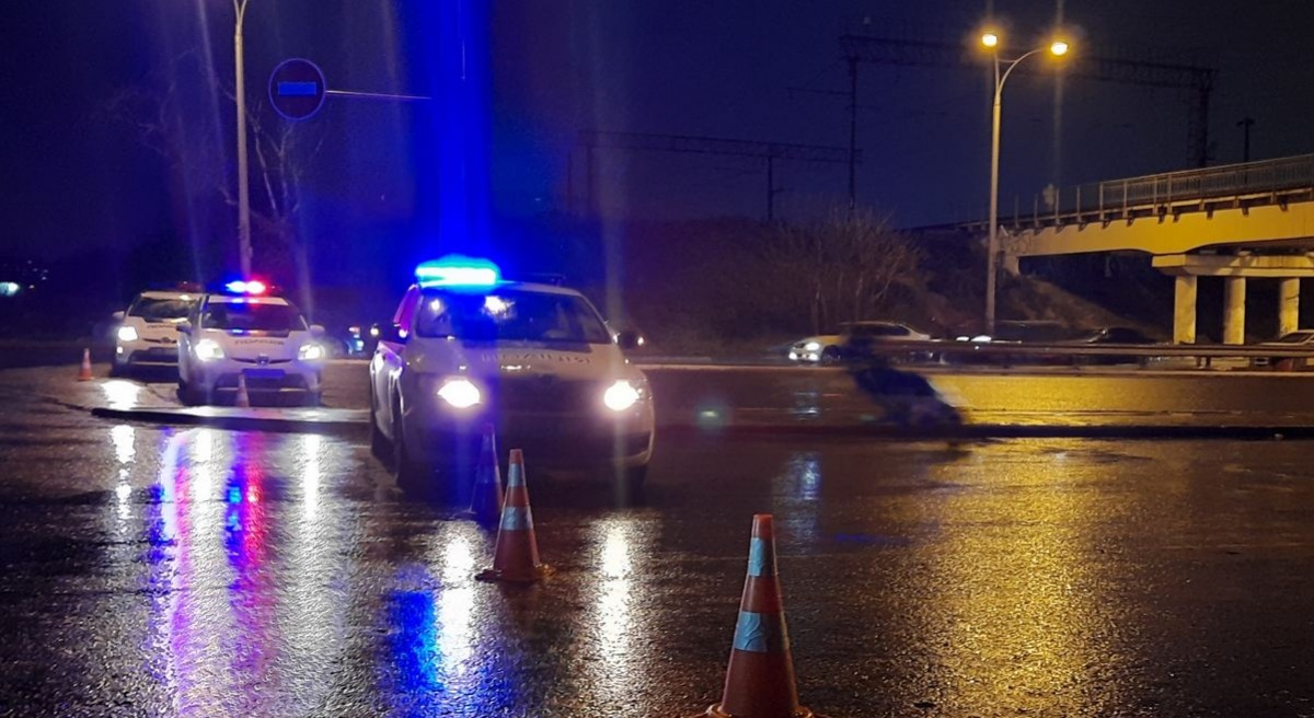 Одесская полиция сорвала незаконные автогонки возле Горбатого моста