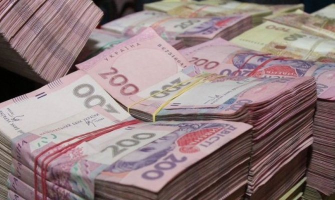 На каждого украинца "повесили" долг в 60 тысяч гривен