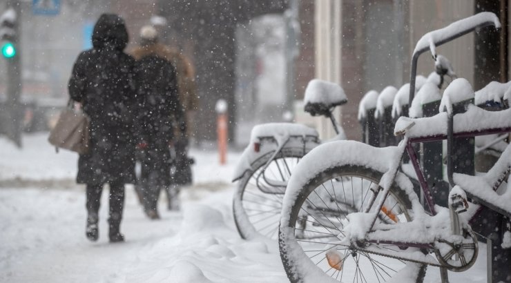 Налипание мокрого снега и гололед: в Украине резко ухудшится погода