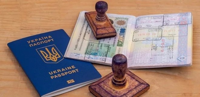 Польша сократила выдачу виз украинцам